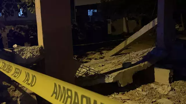 Diyarbakır'da bir evin balkonu çöktü, 2'si çocuk 5 kişi enkaz altında kaldı