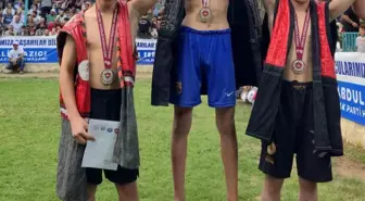 Hakkarili Hamza Ediş, Aba Güreşi Festivalinde Türkiye Üçüncüsü Oldu