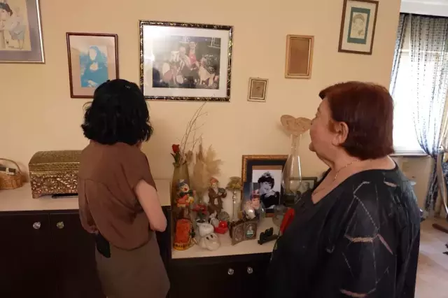 Kaynanalar'ın 'Döndü'sü Defne Yalnız, 3+1 evinde nostaljik bir yaşam sürüyor
