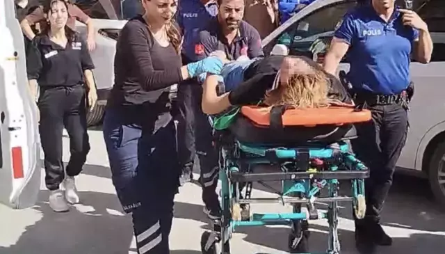 Bir anda koşarak kafenin birinci katından aşağı atladı